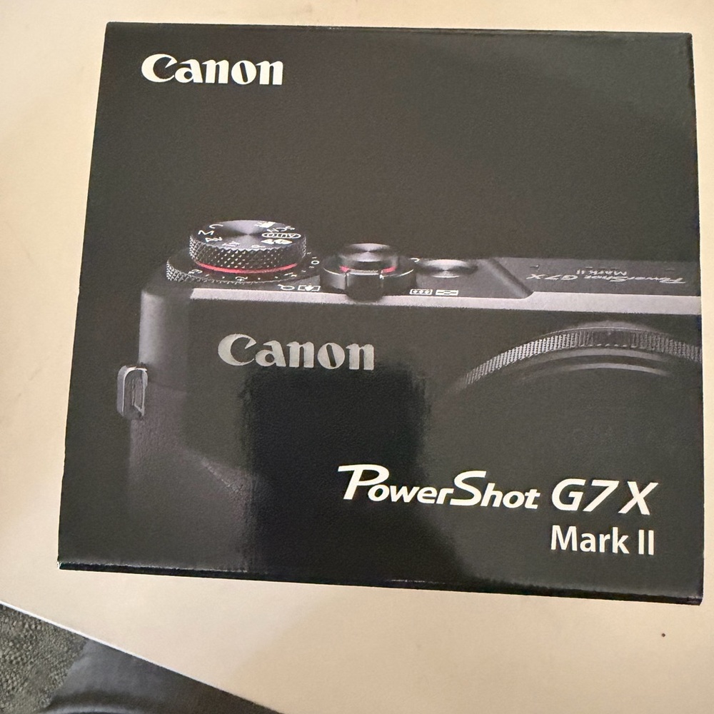 Canon PowerShot G7X Mark II - Sleek Black